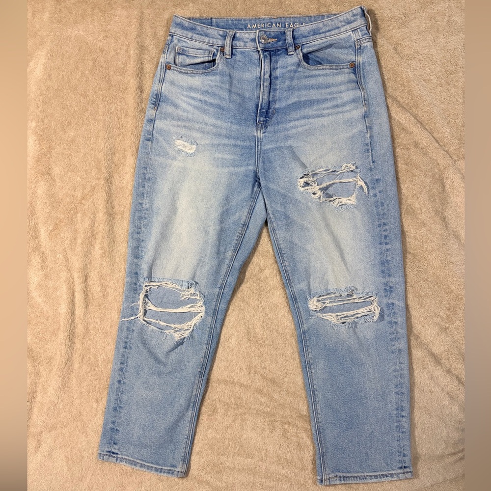 American Eagle Light Blue Distressed Cropped Jeans